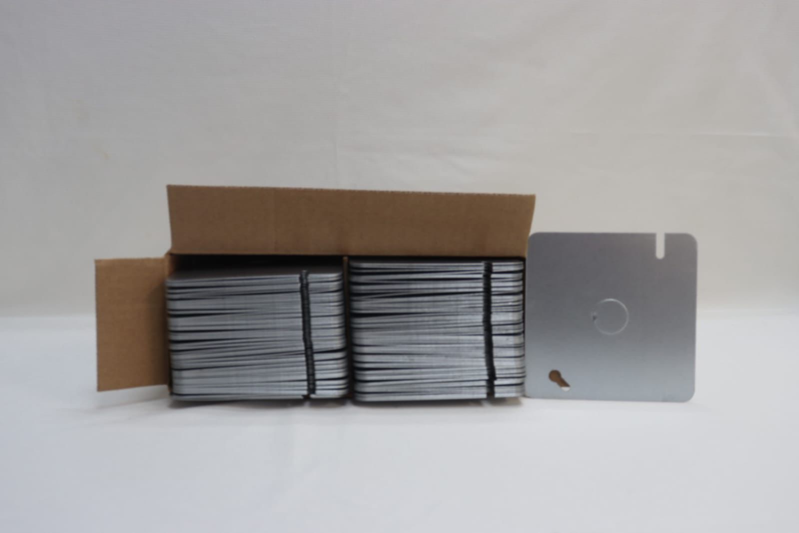 Tapa Cuadrada 4x4 - Vista A